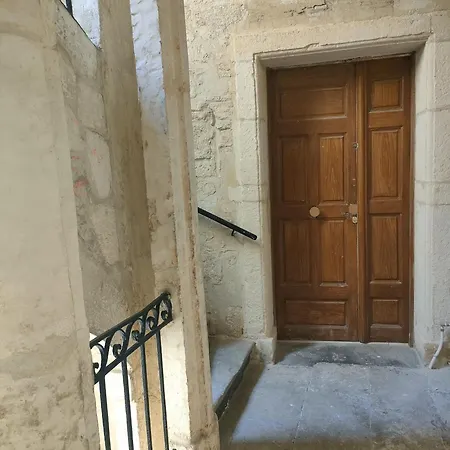 L Ecusson, L Ecrin Des Tresoriers * Montpellier